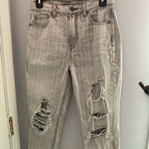 American Eagle US Size 4 short ripped mom jeans